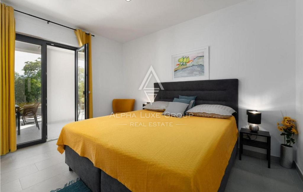 Istra, Labin: Vila z bazenom na robu vasi