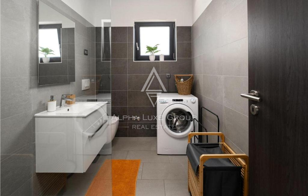 Istra, Labin: Vila z bazenom na robu vasi