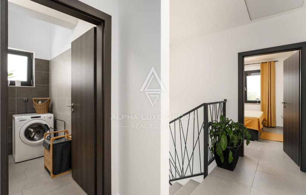 Istra, Labin: Vila z bazenom na robu vasi