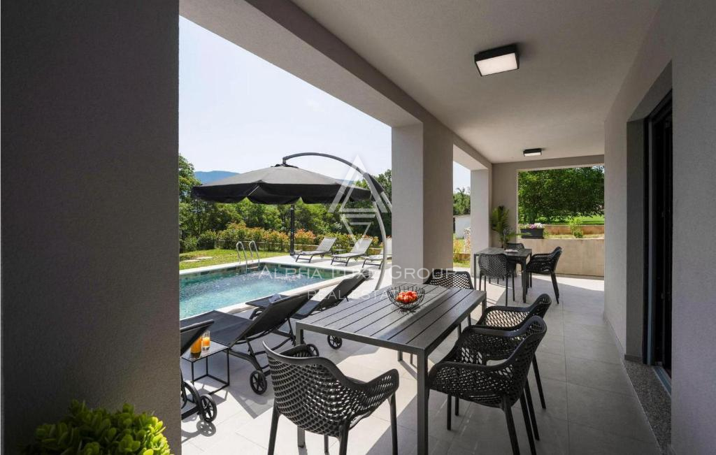 Istra, Labin: Vila z bazenom na robu vasi