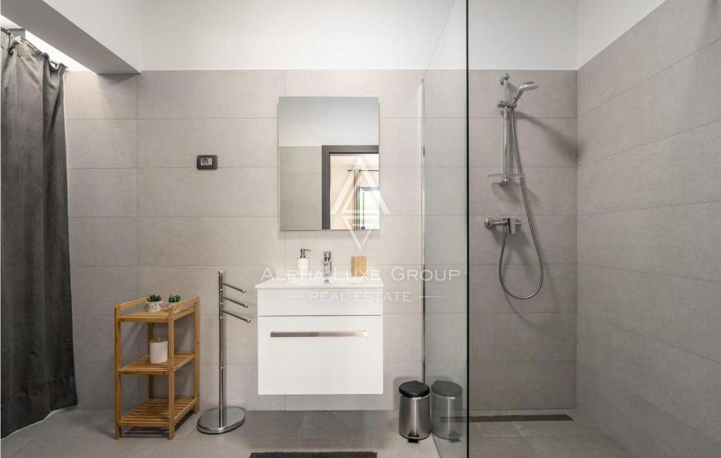 Istra, Labin: Vila z bazenom na robu vasi