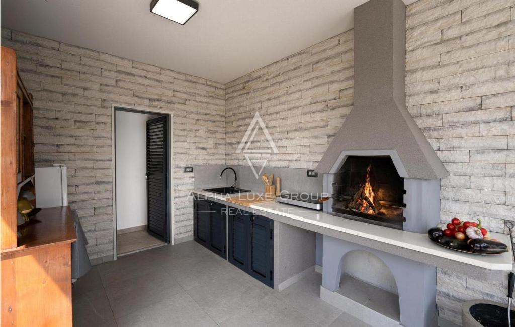 Istra, Labin: Vila z bazenom na robu vasi