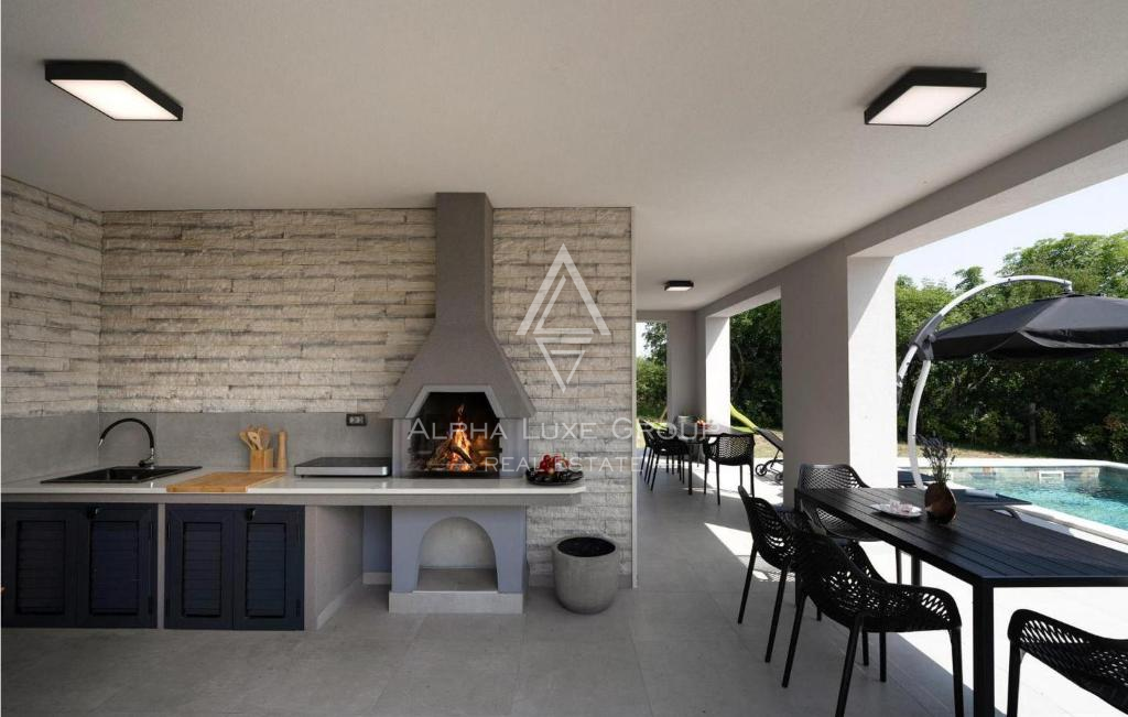 Istra, Labin: Vila z bazenom na robu vasi