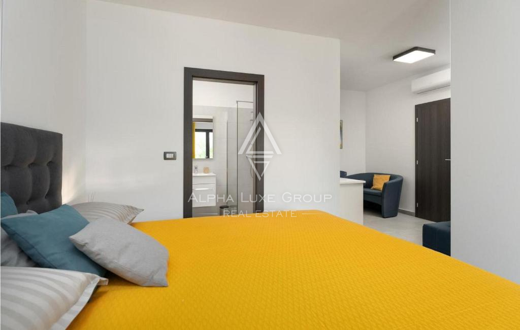 Istra, Labin: Vila z bazenom na robu vasi