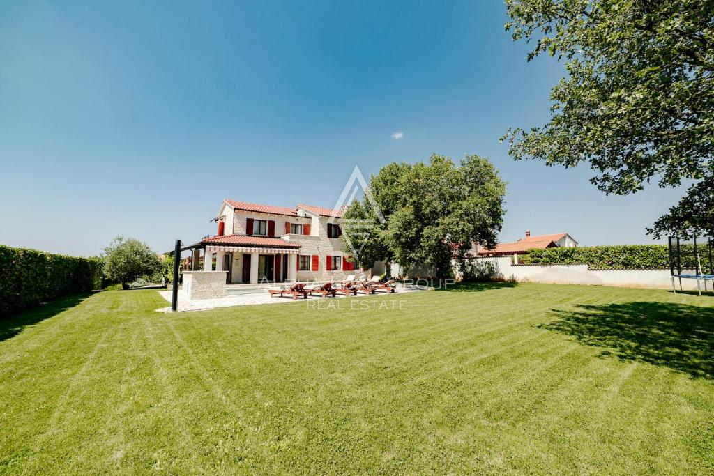 Istra, Višnjan: Čarobna rustikalna hiša z bazenom