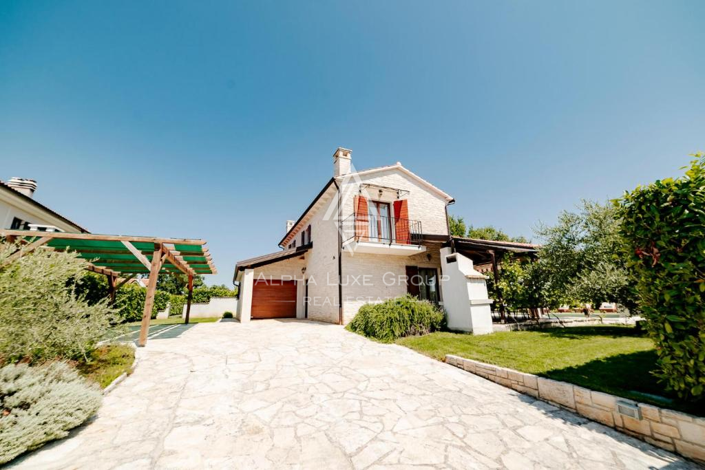 Istra, Višnjan: Čarobna rustikalna hiša z bazenom