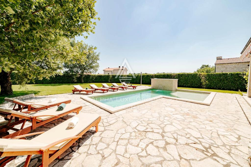 Istra, Višnjan: Čarobna rustikalna hiša z bazenom