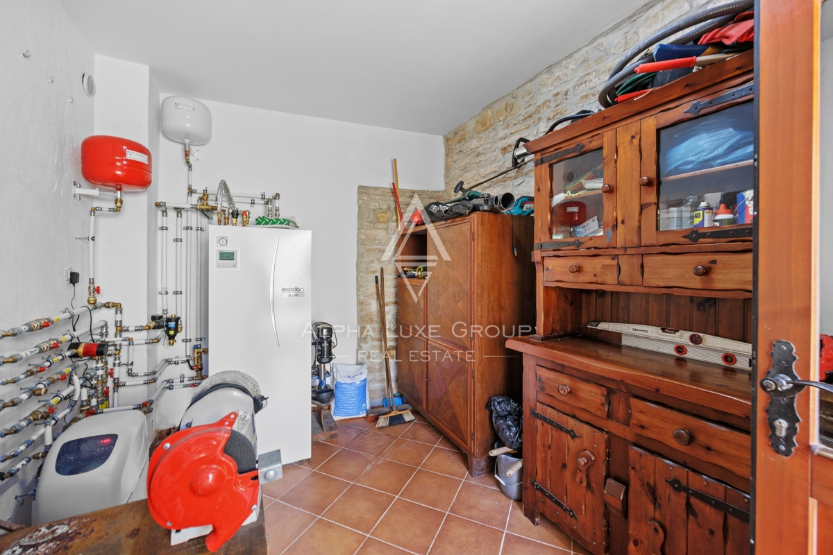 Istra, Buje – Prenovljena kamnita hiša z vrtom