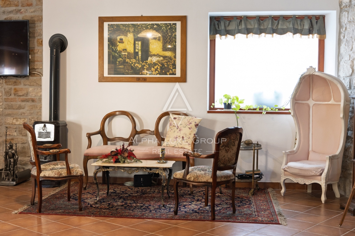 Istra, Buje – Prenovljena kamnita hiša z vrtom