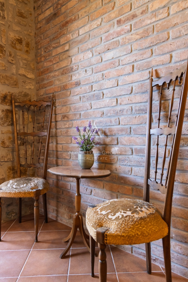 Istra, Buje – Prenovljena kamnita hiša z vrtom