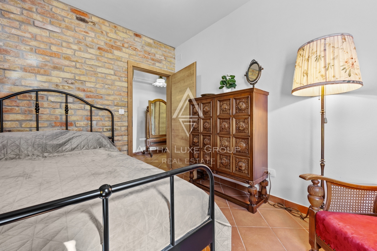 Istra, Buje – Prenovljena kamnita hiša z vrtom