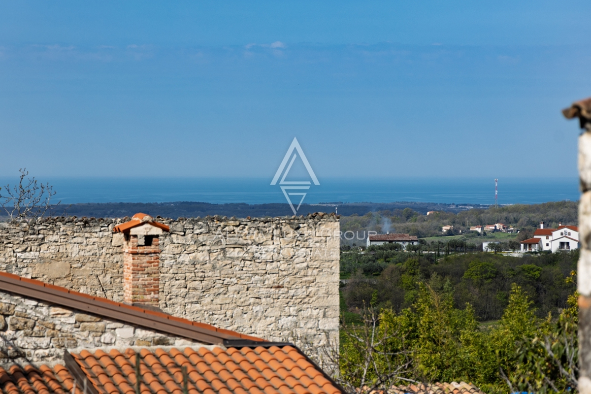 Istra, Buje – Prenovljena kamnita hiša z vrtom