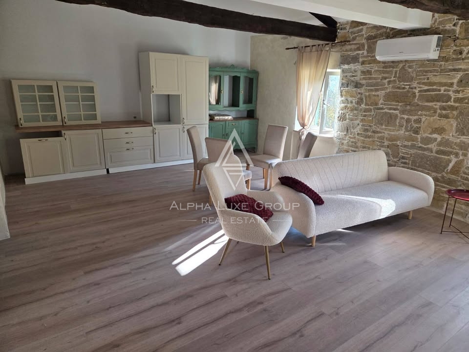 Istra, Sovinjak – Prenovljena kamnita hiša z dvoriščem