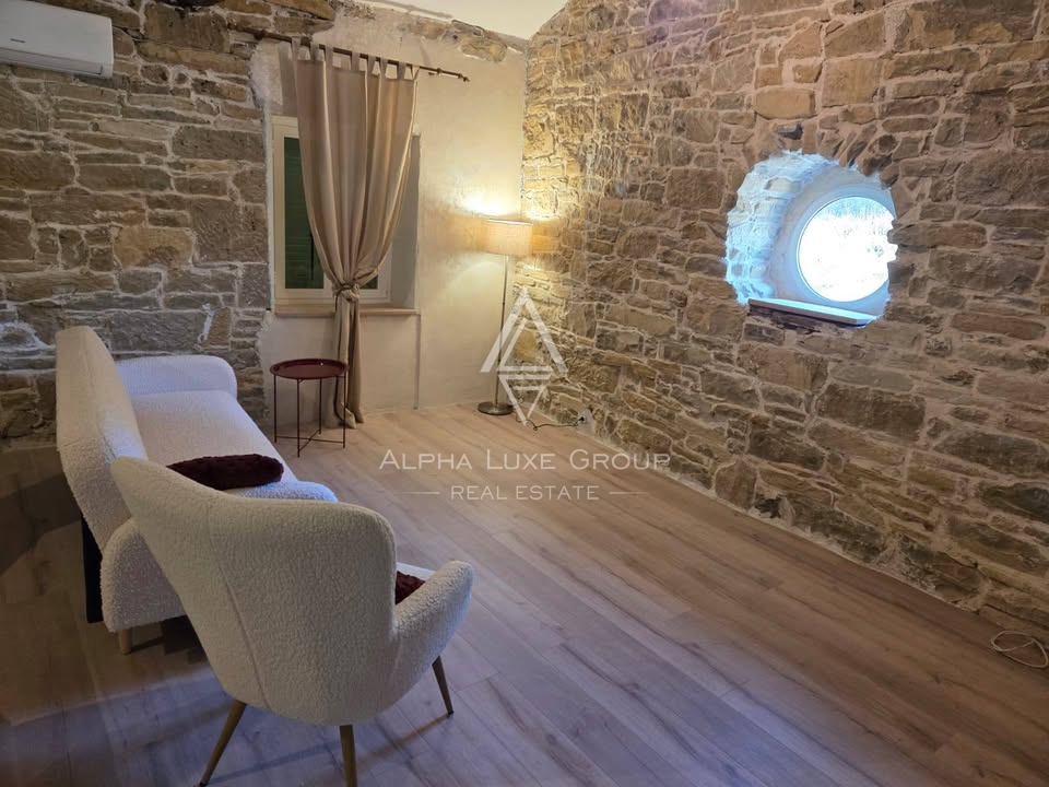 Istra, Sovinjak – Prenovljena kamnita hiša z dvoriščem