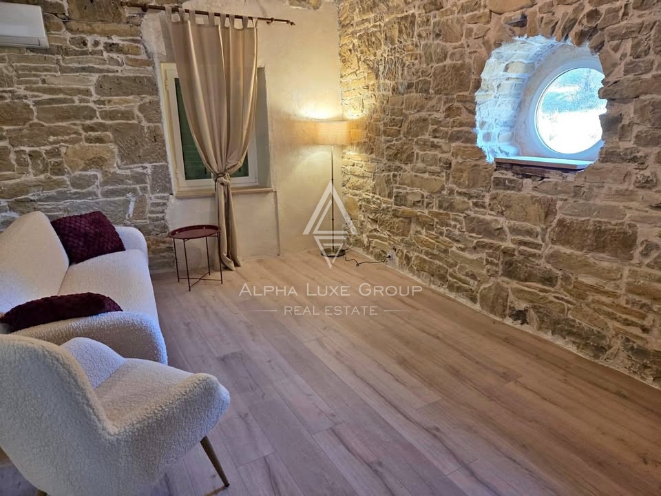 Istra, Sovinjak – Prenovljena kamnita hiša z dvoriščem