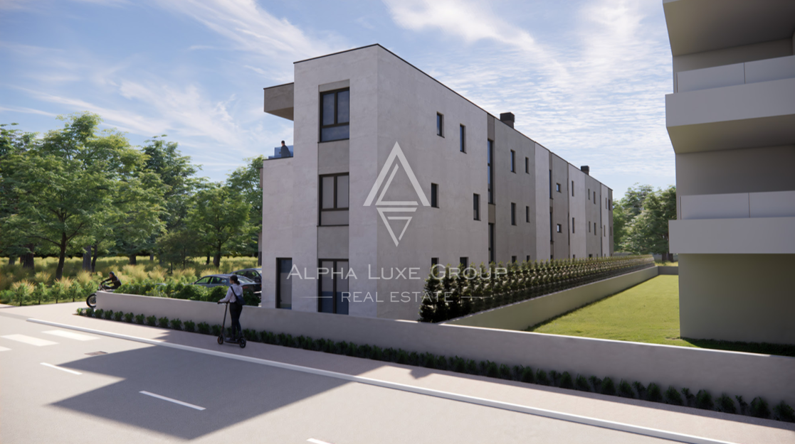 Istra, Pula: Pritlično stanovanje s teraso