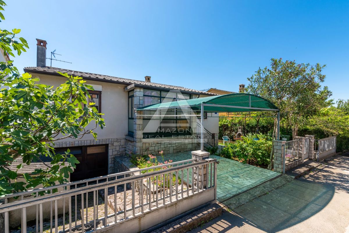 Poreč - prodamo hišo, odlična lokacija