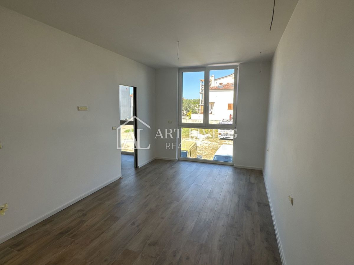 Istra, Novigrad - Vrstna hiša na TOP lokaciji - NOVOGRADNJA