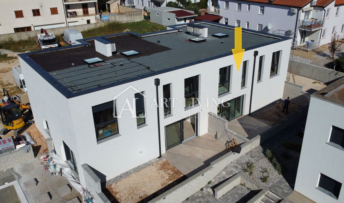 Istra, Novigrad - Vrstna hiša na TOP lokaciji - NOVOGRADNJA