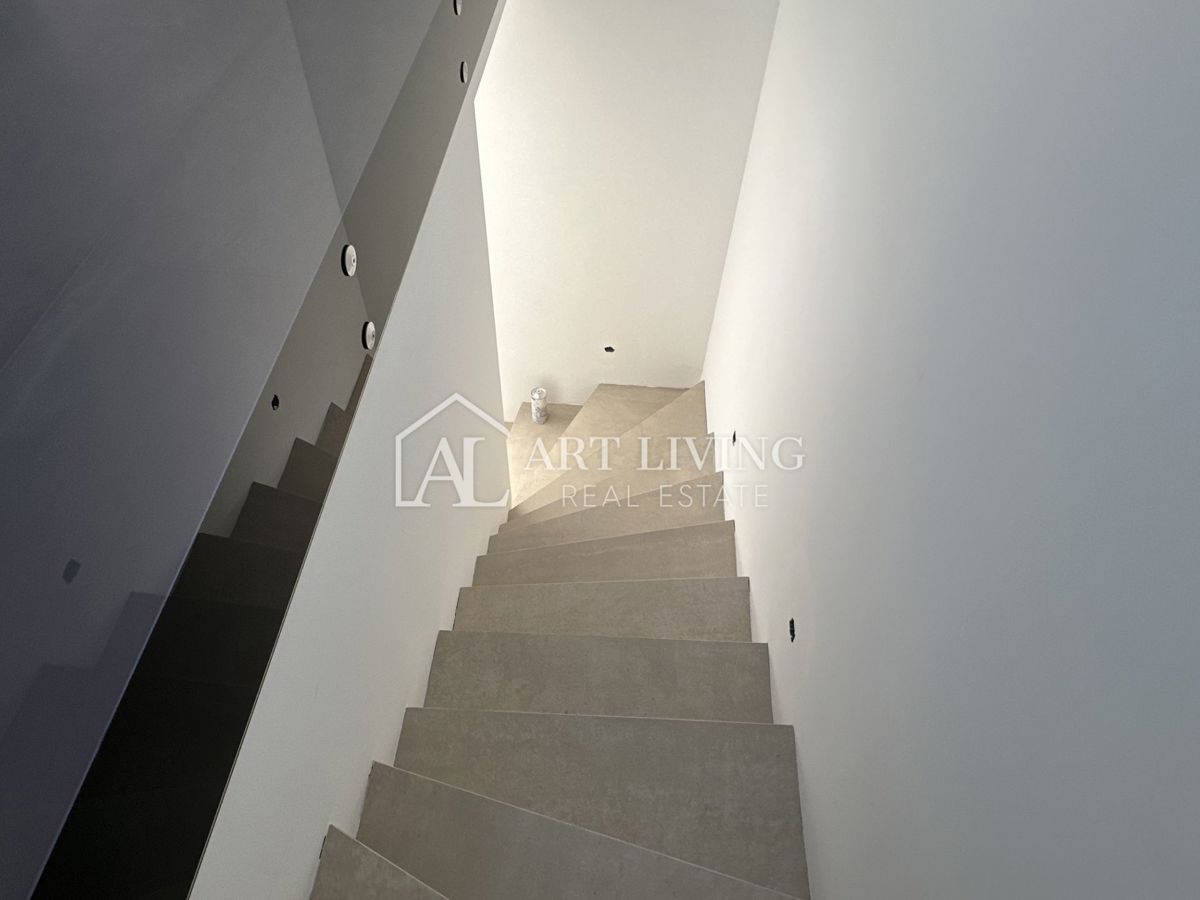 Istra, Novigrad - Vrstna hiša na TOP lokaciji - NOVOGRADNJA