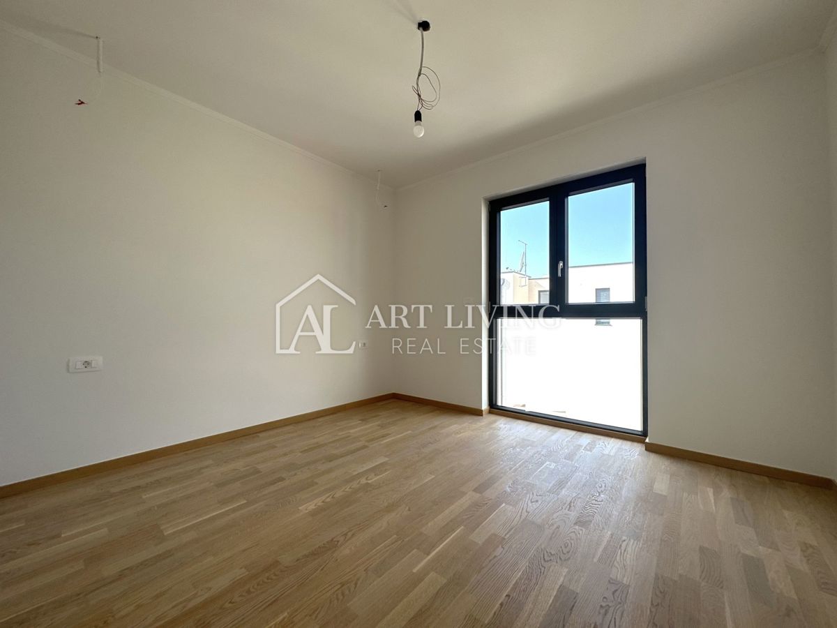 Umag, trosobni stan, 109 m2, z lepo in atraktivno lokacijo