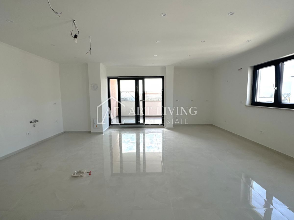 Umag, trosobni stan, 109 m2, z lepo in atraktivno lokacijo