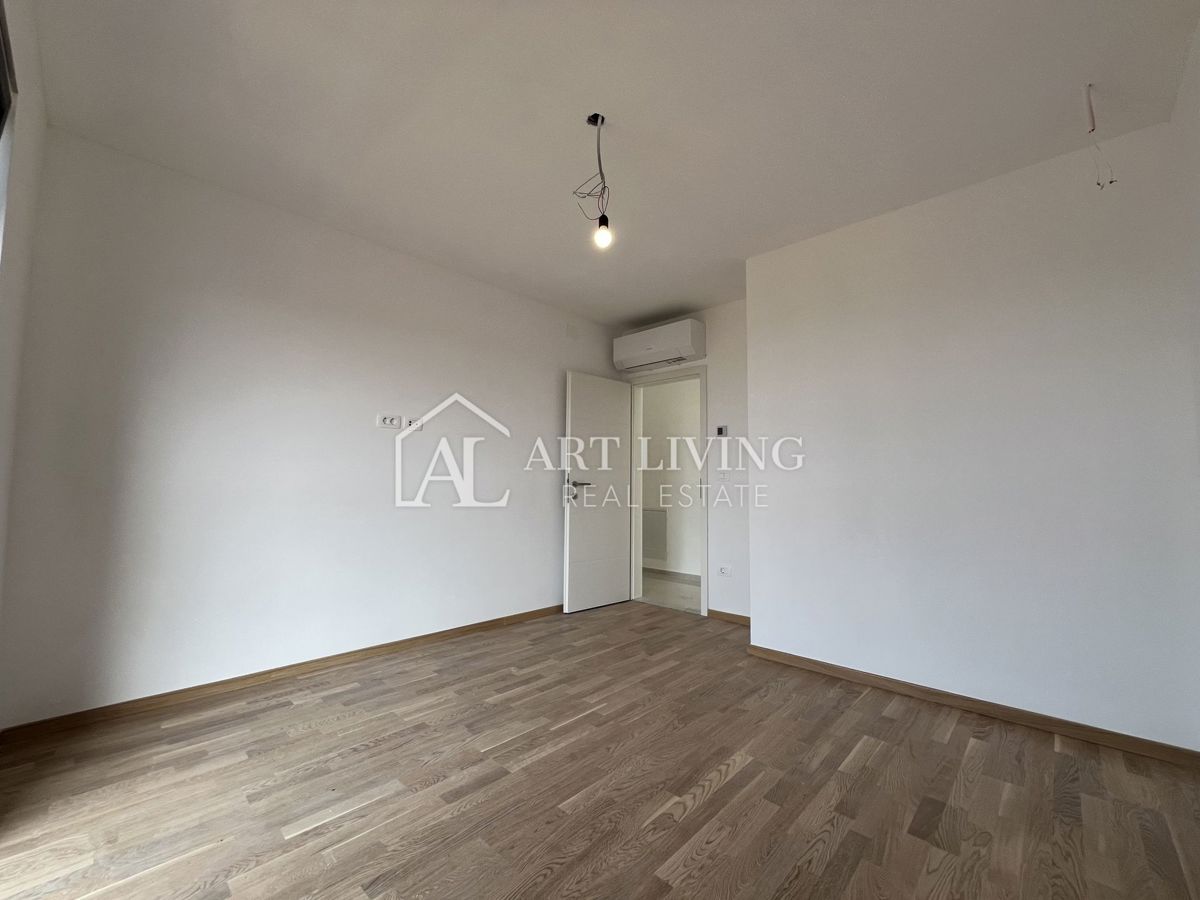 Umag, trosobni stan, 109 m2, z lepo in atraktivno lokacijo