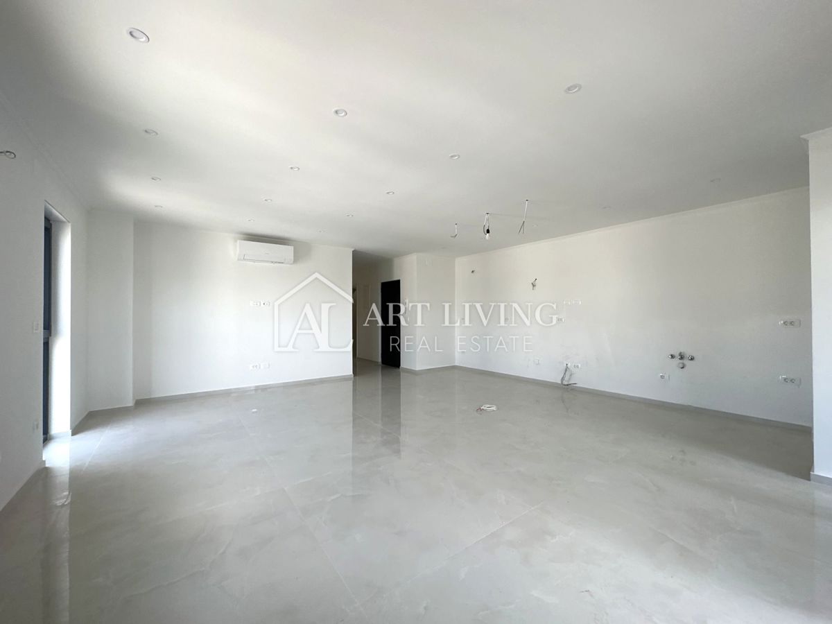 Umag, trosobni stan, 109 m2, z lepo in atraktivno lokacijo