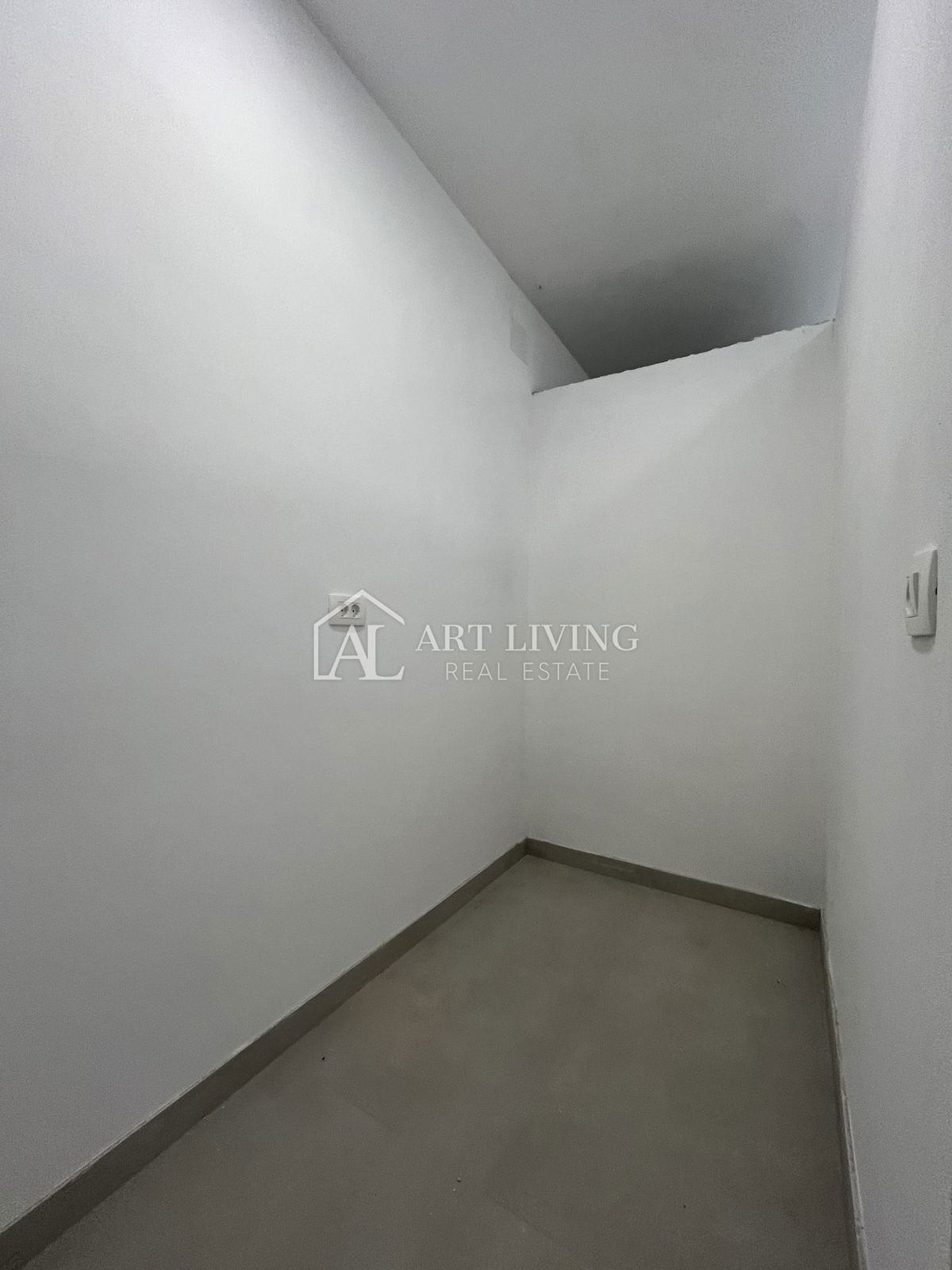 Umag, trosobni stan, 109 m2, z lepo in atraktivno lokacijo