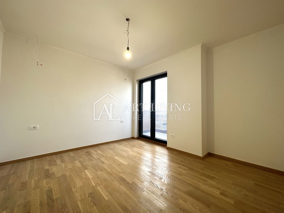 Umag, trosobni stan, 109 m2, z lepo in atraktivno lokacijo