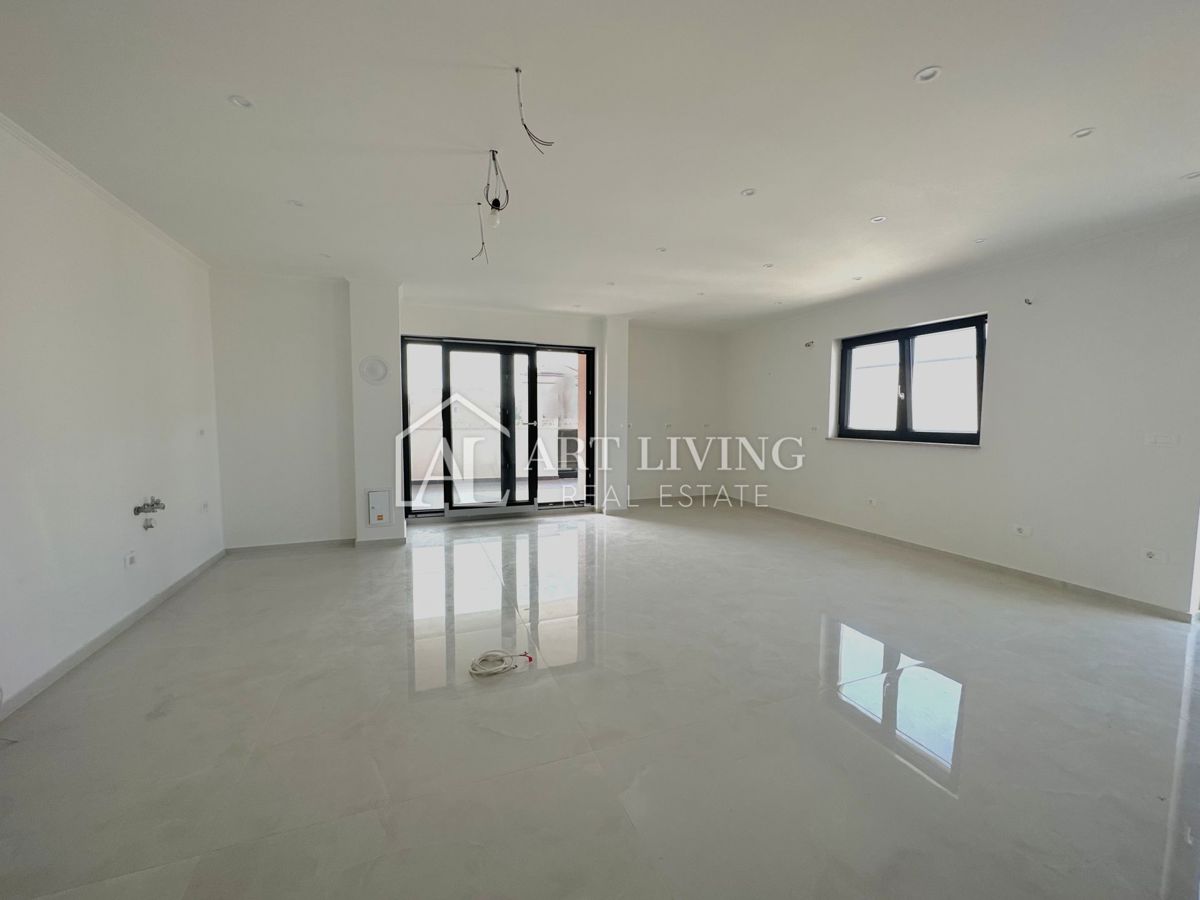 Umag, trosobni stan, 109 m2, z lepo in atraktivno lokacijo