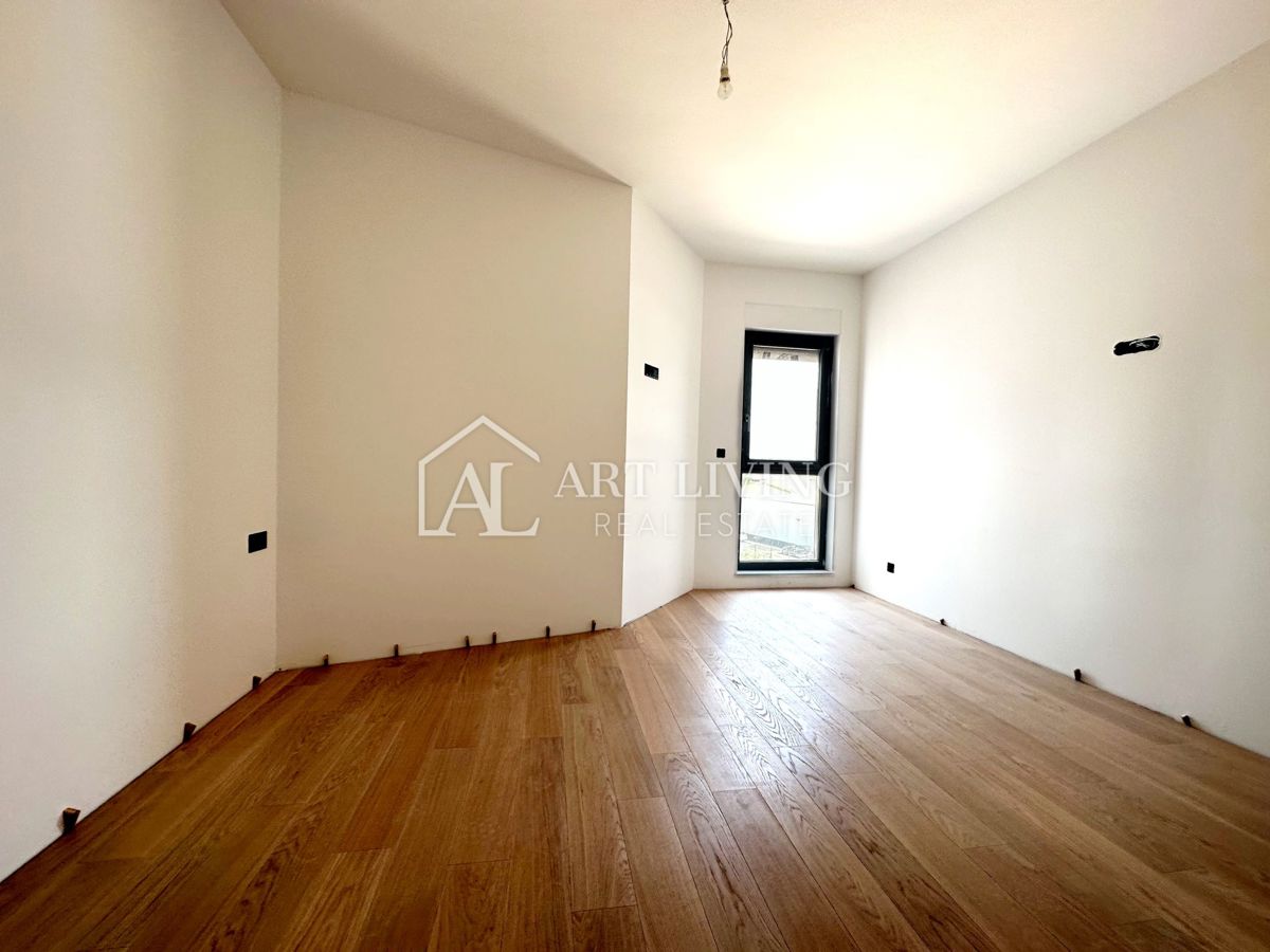 Istra, Umag - moderno dvosobno stanovanje v 3. nadstropju - PRILOŽNOST