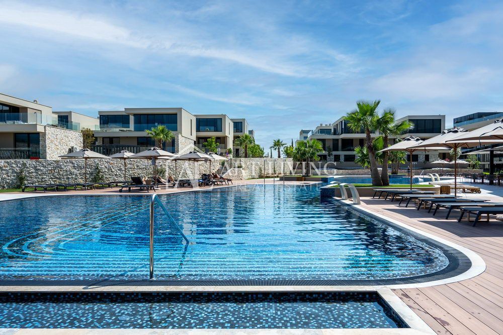 Istra, Umag, Crveni Vrh – Ekskluziven Studio Apartma v Čudovitem Resortu
