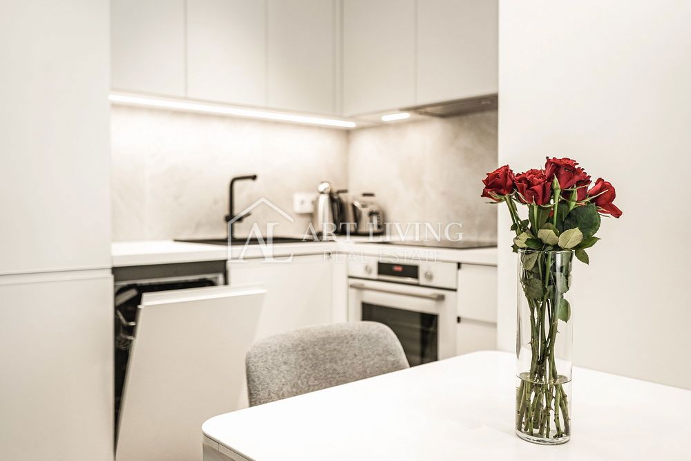 Istra, Umag, Crveni Vrh – Ekskluziven Studio Apartma v Čudovitem Resortu