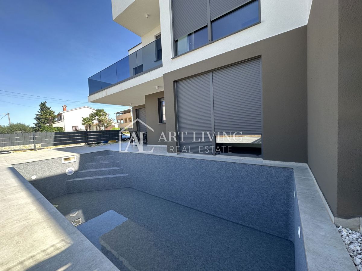 Poreč, okolica – Luksuzno stanovanje 93,32 m² z lastnim bazenom