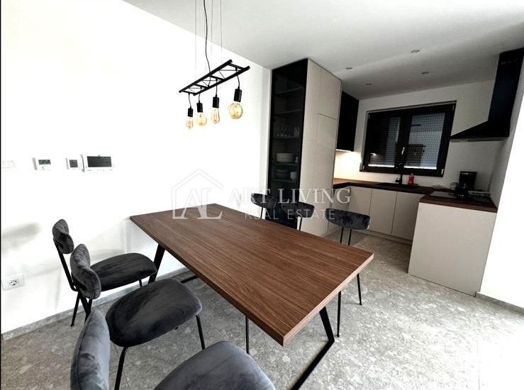 Poreč, okolica – Luksuzno stanovanje 93,32 m² z lastnim bazenom