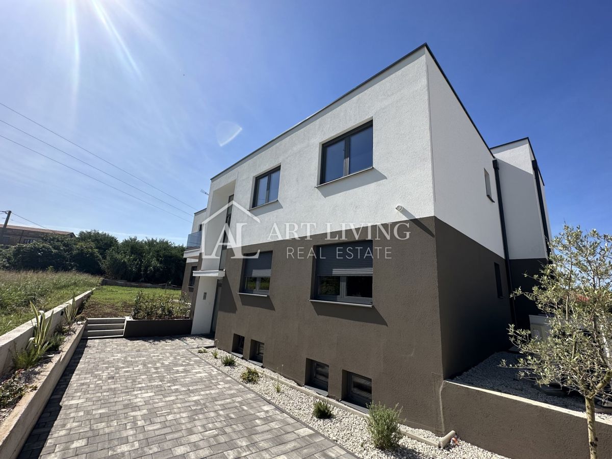 Poreč, okolica – Luksuzno stanovanje 93,32 m² z lastnim bazenom