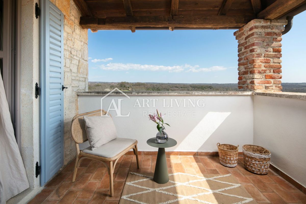 Poreč, okolica - rustikalna kamnita vila z bazenom v istrskem stilu