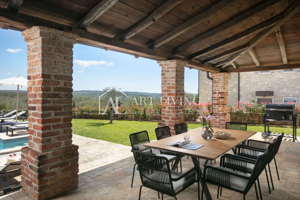 Poreč, okolica - rustikalna kamnita vila z bazenom v istrskem stilu