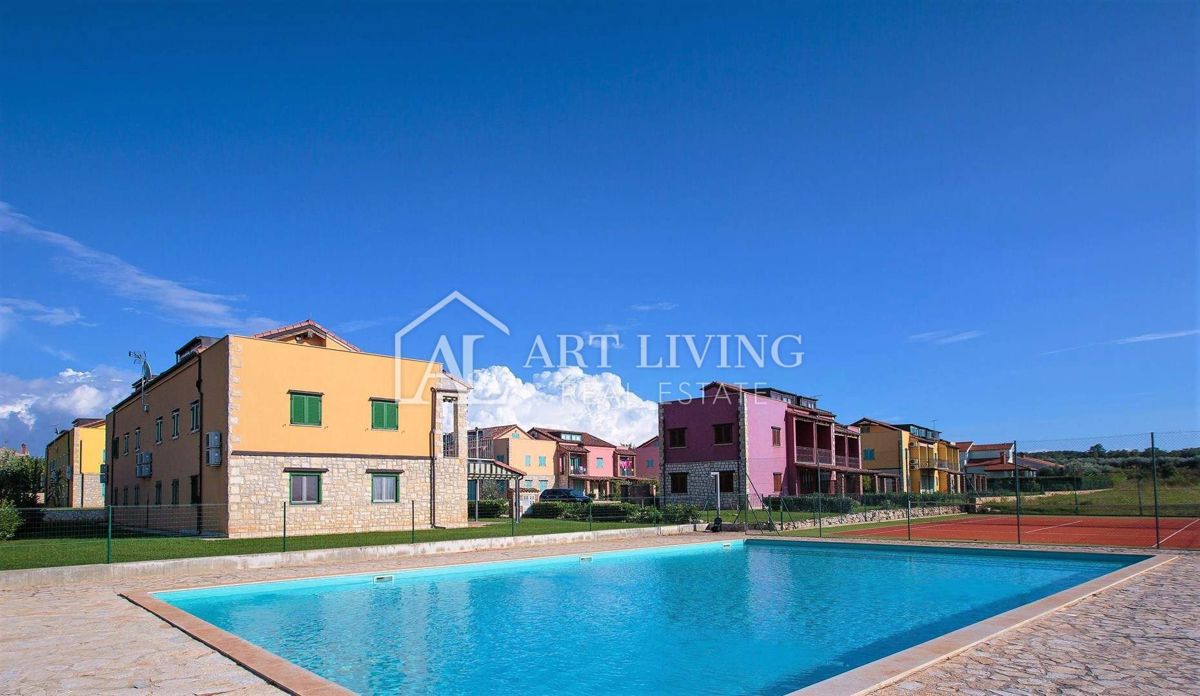 Poreč, okolica – očarljivo dvosobno stanovanje z uporabo bazena in teniškega igrišča