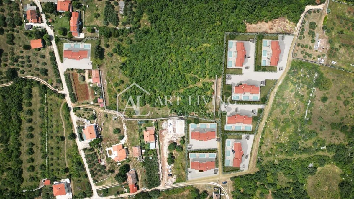 Buje, Kaštel – NOVOGRADNJA, atraktivna vrstna hiša z bazenom