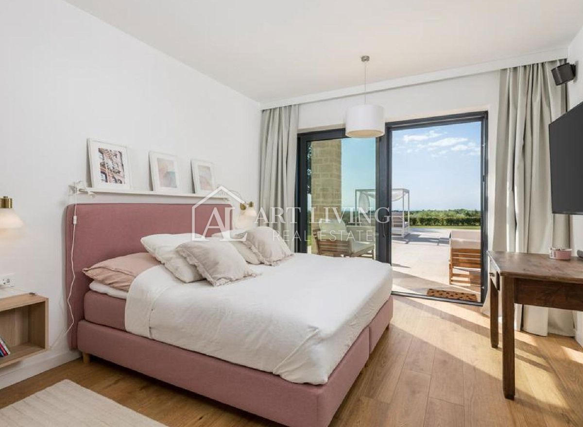 Istra, Poreč, okolica – luksuzna kamnita vila s bazenom v istrskem slogu
