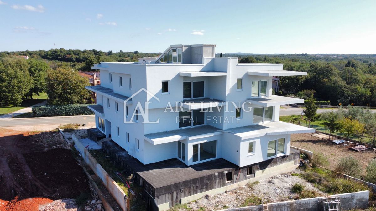 Umag, okolica – Privlačno dvosobno stanovanje s skupnim bazenom, 400 m od morja