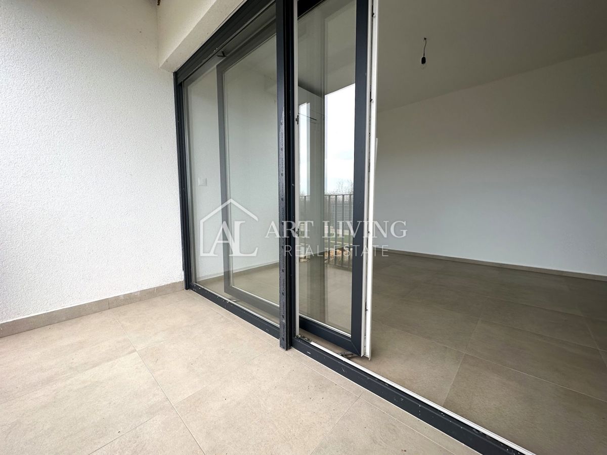 Poreč, okolica - PRILOŽNOST, atraktivno dvosobno stanovanje v prvem nadstropju