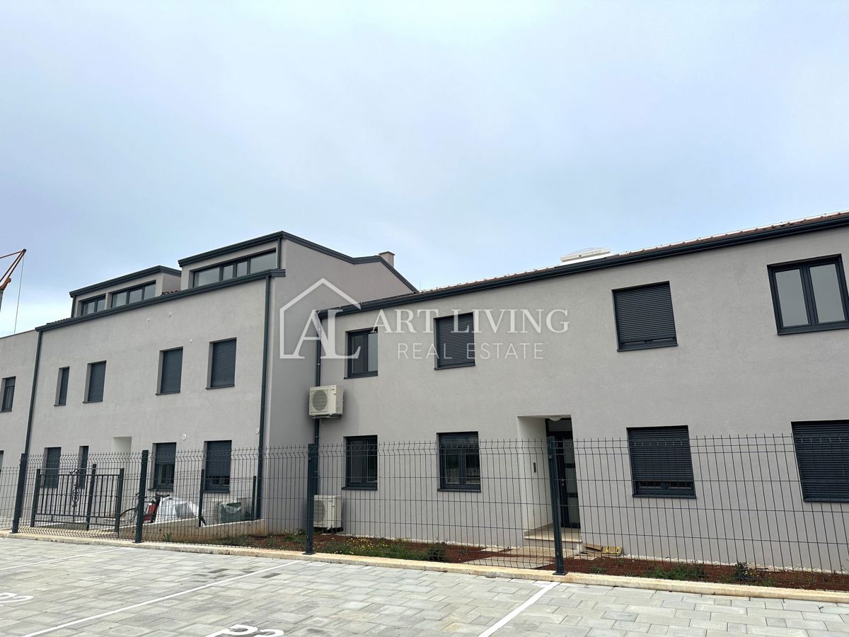 Poreč, okolica - PRILOŽNOST, atraktivno dvosobno stanovanje v prvem nadstropju