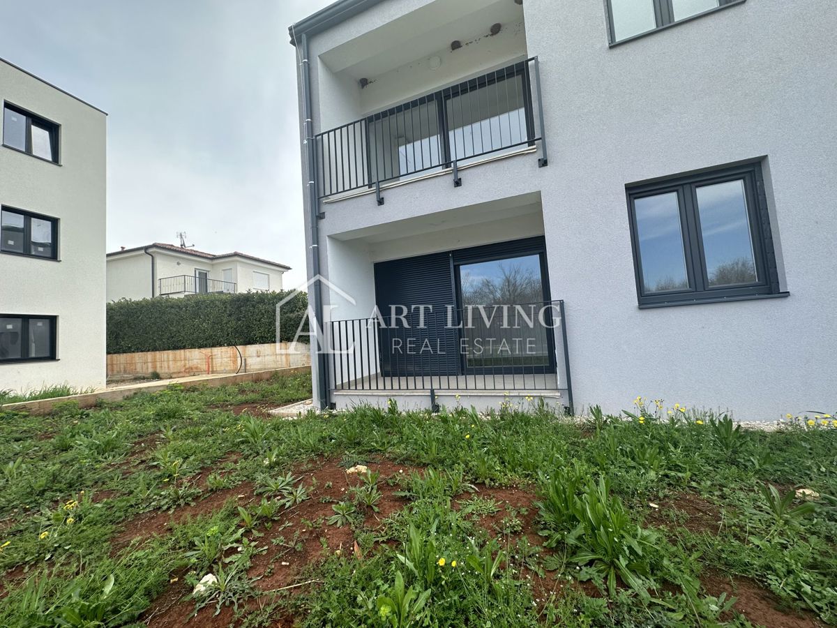 Poreč, okolica - PRILOŽNOST, atraktivno dvosobno stanovanje v prvem nadstropju