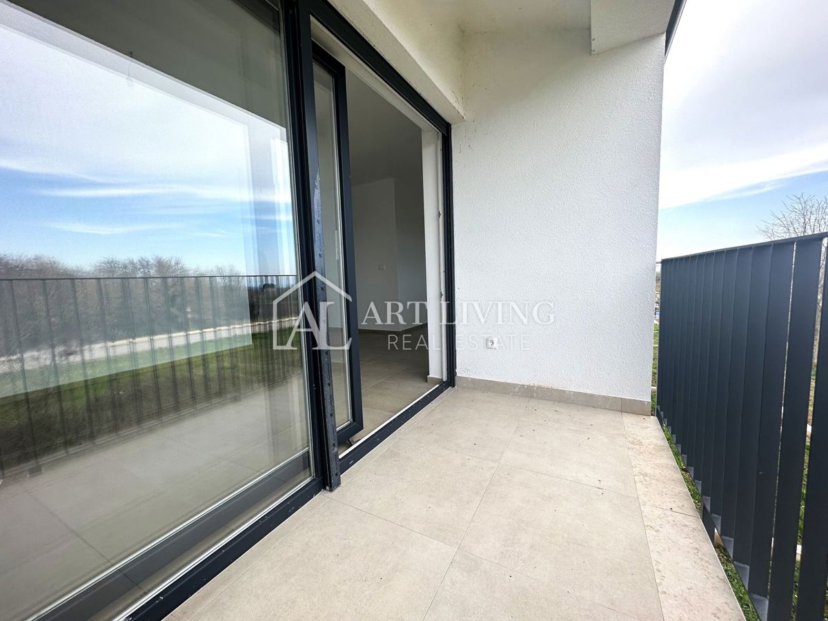 Poreč, okolica - PRILOŽNOST, atraktivno dvosobno stanovanje v prvem nadstropju