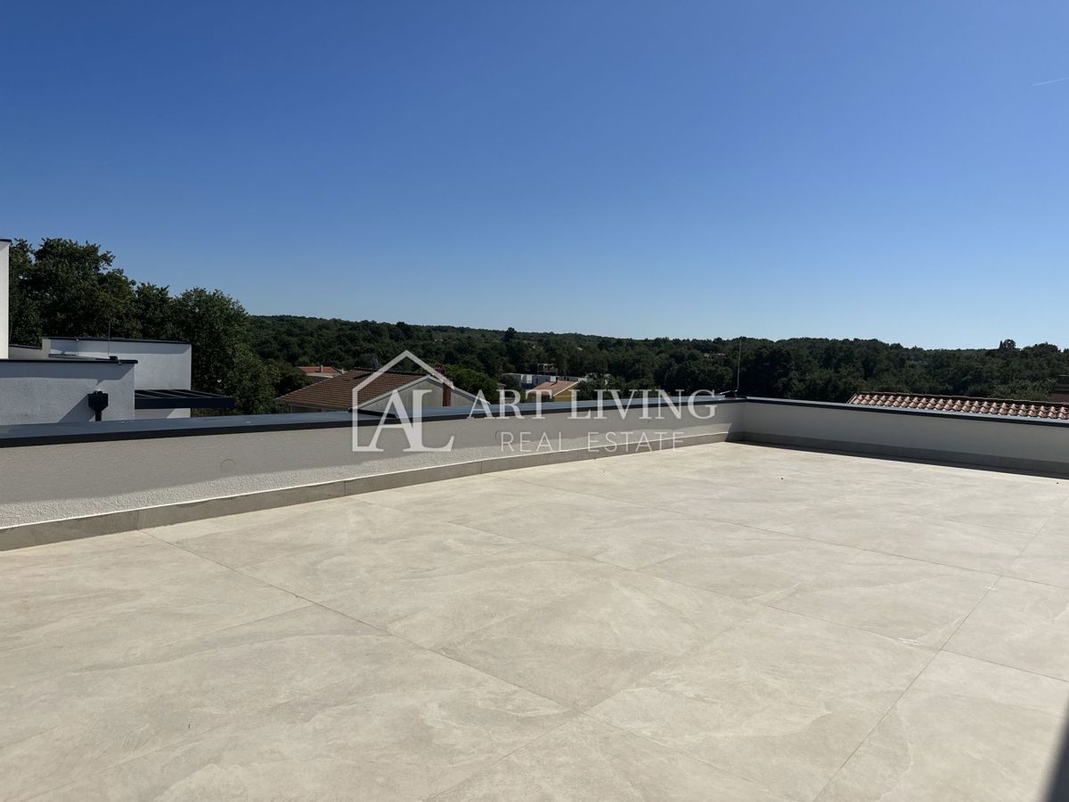 NOVIGRAD, okolica - MODERNA DVOJNA HIŠA NA VRHUNSKI LOKACIJI - SAMO 300 m OD MORJA!