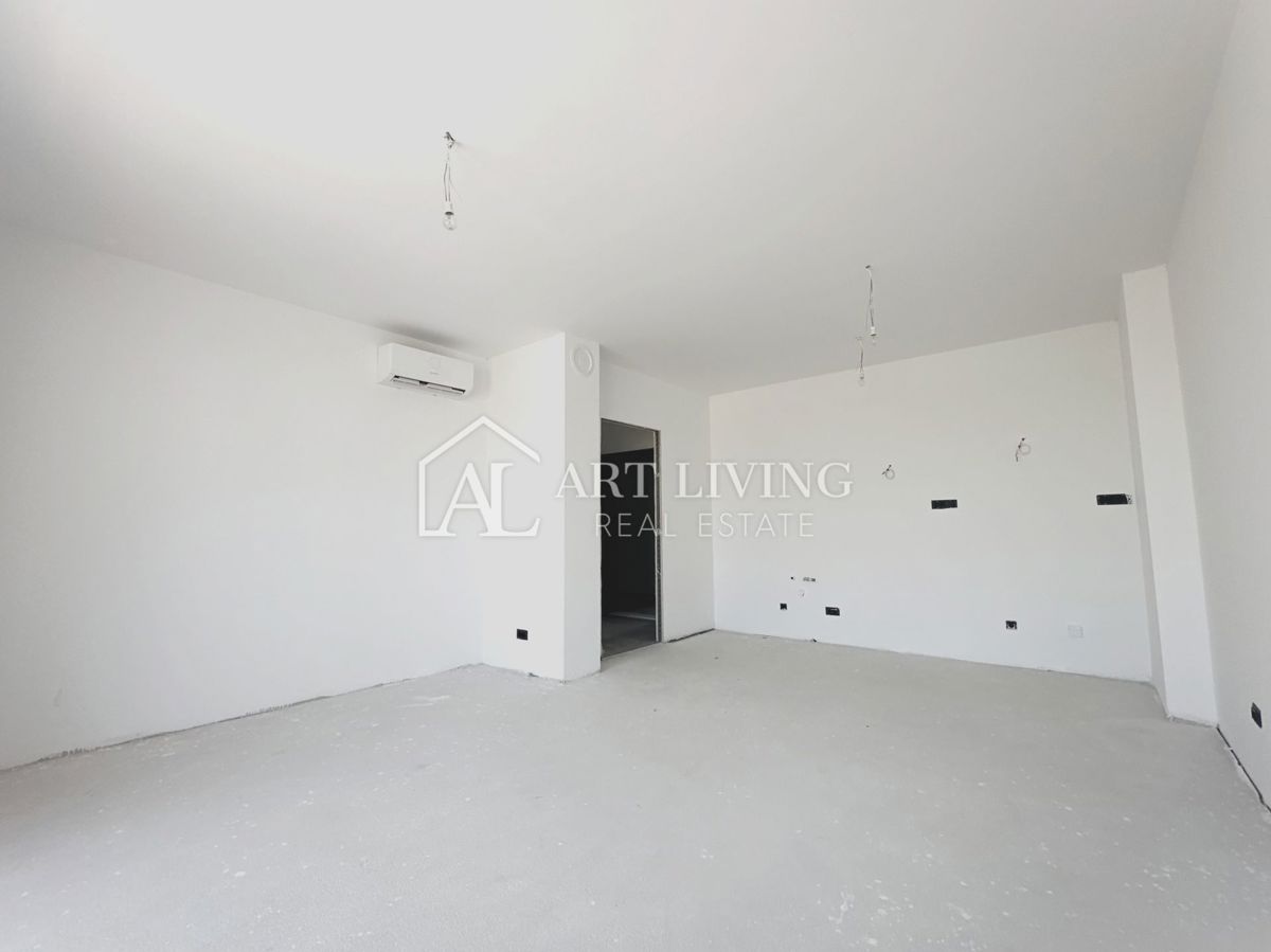 Istra, Umag - PRILOŽNOST, enosobno stanovanje v 3. nadstropju na TOP lokaciji