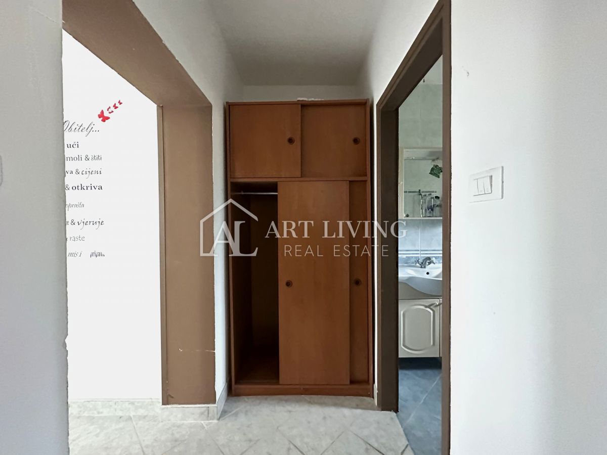 Poreč, okolica - PRILOŽNOST, prostorno stanovanje 81 m2 na mirni in lepi lokaciji